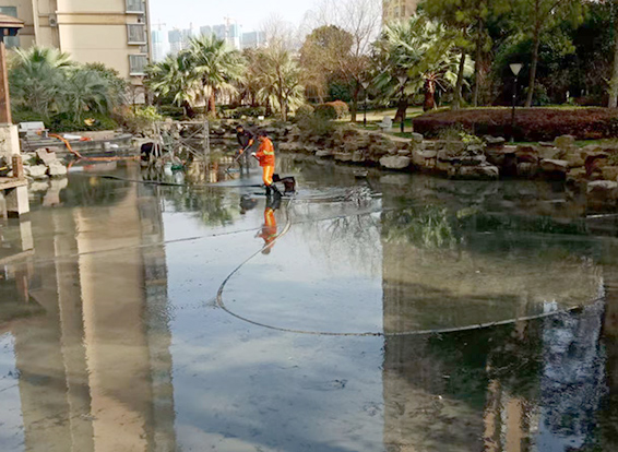 耒阳景观池淤泥清理